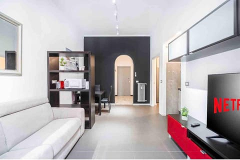 Bed, TV and multimedia, Kitchen or kitchenette, Living room, Photo of the whole room, Seating area, Dining area, Bedroom, hair dresser, minibar, air conditioner