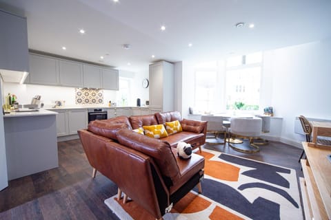 Seating area, Dining area