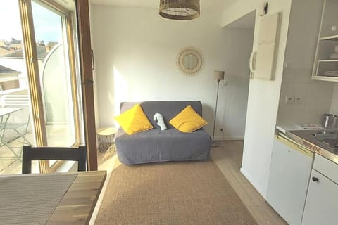 Living room, Photo of the whole room