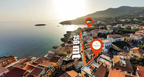 Nearby landmark, Neighbourhood, Natural landscape, Bird's eye view, City view, Mountain view, Street view