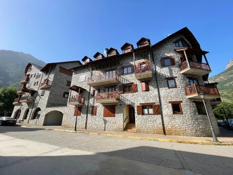 Property building, Day, Natural landscape