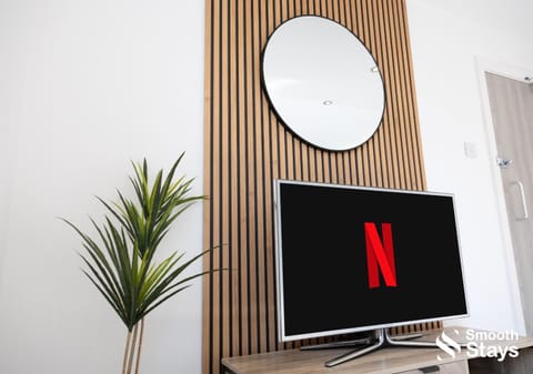 TV and multimedia, Living room, Evening entertainment