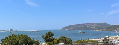 Mountain view, Sea view