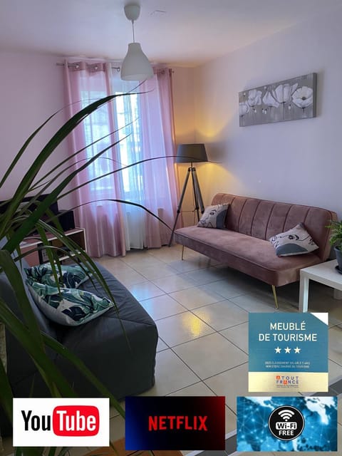 TV and multimedia, View (from property/room), Living room, Other, Seating area, children, Family, internet