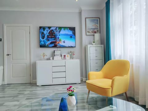 TV and multimedia, Seating area