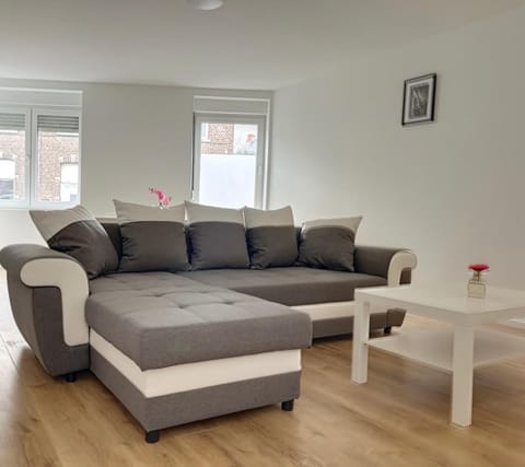 Wauters 77 Bruxelles -charleroi-airport Apartment in Charleroi