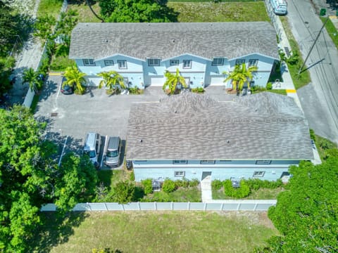 30 Guests 3 Identical Brand New Townhomes in Downtown Fort Lauderdale Villa in Fort Lauderdale
