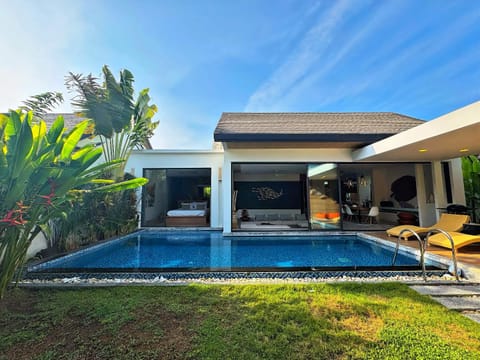 Property building, Garden, Swimming pool