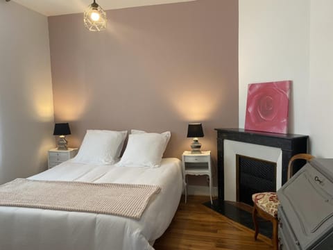 Maison rénovée à Moulins avec jardin et véranda - FR-1-489-469 House in Moulins