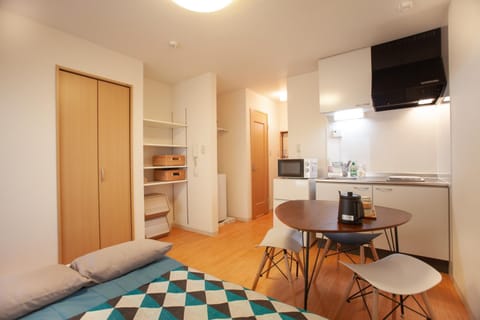 Bed, Kitchen or kitchenette, Seating area, Dining area, Bedroom, minibar