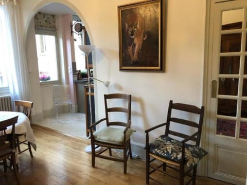 Appartement de caractère au cœur de Poitiers Apartment in Poitiers