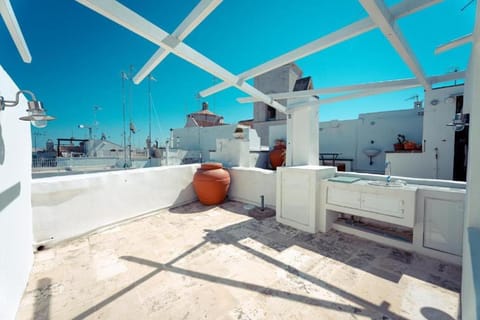 Property building, View (from property/room), Balcony/Terrace