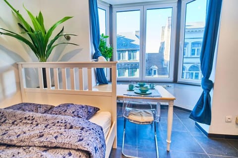 View (from property/room), Photo of the whole room, Dining area