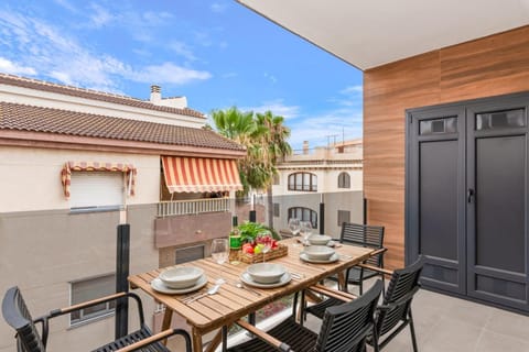 Property building, Patio, Day, View (from property/room), Balcony/Terrace, Dining area