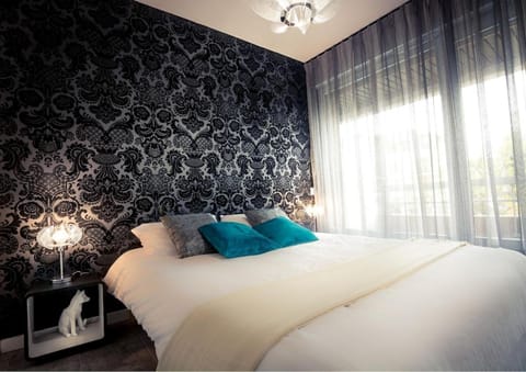 Bed, Other, Photo of the whole room, Bedroom
