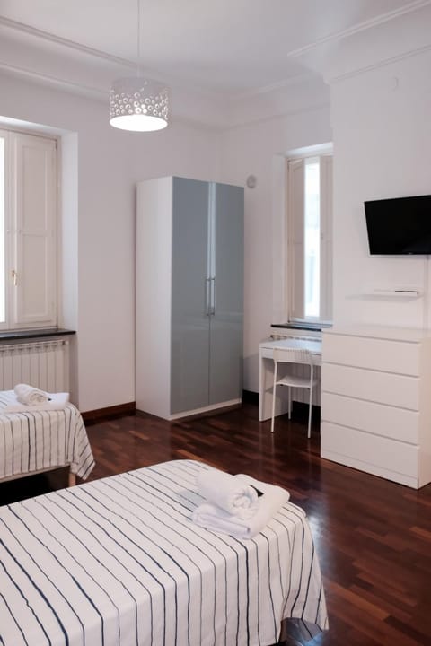 Bed, TV and multimedia, Photo of the whole room, Bedroom, hair dresser, wardrobe