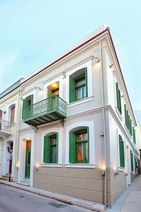 Property building, Day, Neighbourhood, Street view