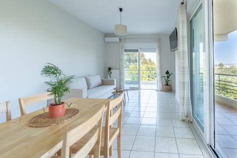 Day, View (from property/room), Balcony/Terrace, Seating area, Dining area