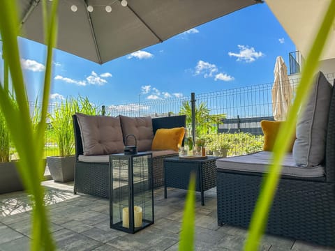 Day, Balcony/Terrace, Seating area