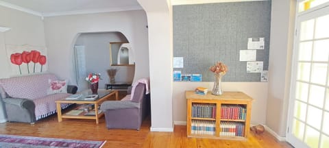 Facade/entrance, Seating area