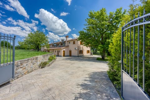 Property building, Day, Garden, Garden view