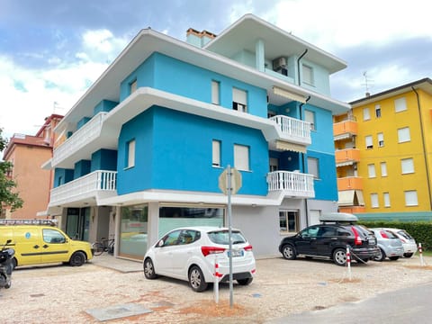 Property building, Day, Parking