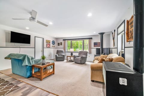 Cardinal Cabin Cabin in Lake Township