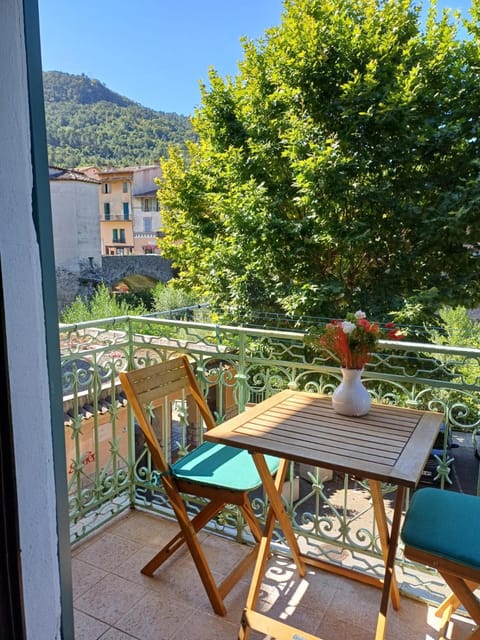 Day, Natural landscape, View (from property/room), Balcony/Terrace, Mountain view