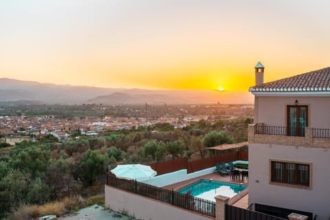 Property building, Bird's eye view, Garden view, Garden view, Lake view, Mountain view, River view, Swimming pool