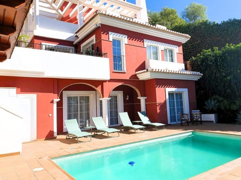 Property building, Pool view