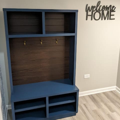 Fully Furnished Extended Stay Work or Insurance in Chicago Apartment in Chicago