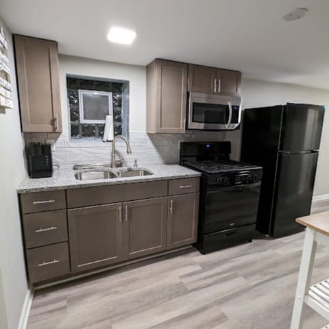 Fully Furnished Extended Stay Work or Insurance in Chicago Apartment in Chicago