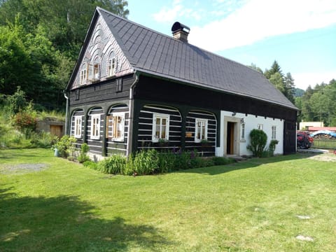 Property building, Spring, Natural landscape, Garden, Garden, Garden view, pet friendly