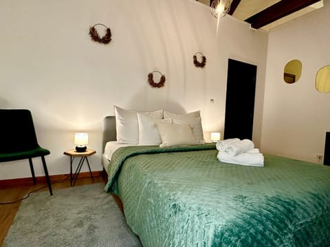 Bed, Bedroom