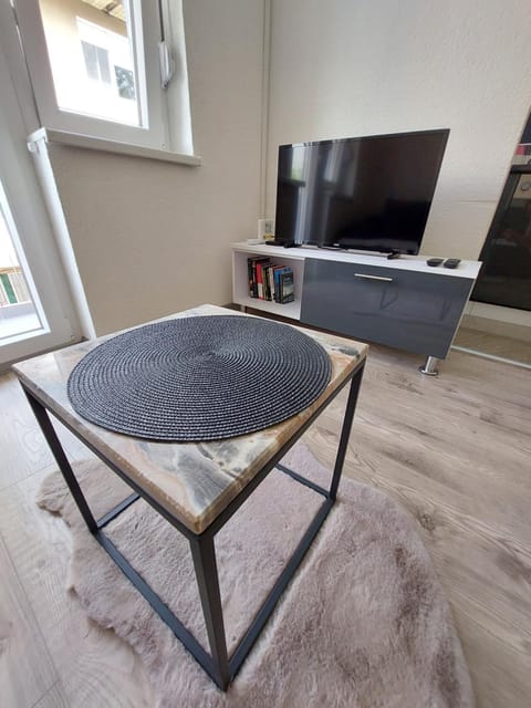 Communal lounge/ TV room, TV and multimedia, Living room, Seating area