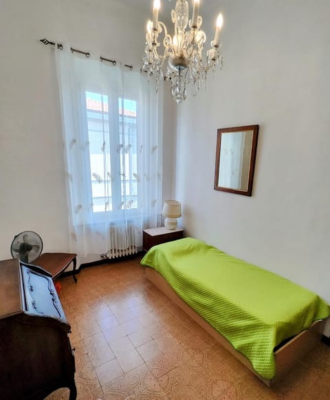 Bed, Living room, Seating area