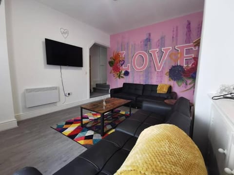 'The Love Nest' Apartment Liverpool, Netflix Apartment in Liverpool