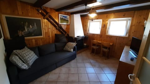 Living room, Evening entertainment