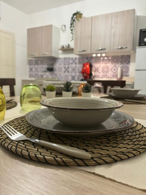 Dining area, kitchen