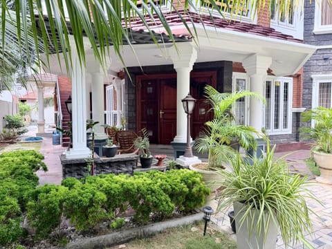 Day, Garden