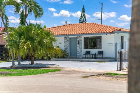 Luxury Vacation House in Miami’s Center! House in Coral Gables