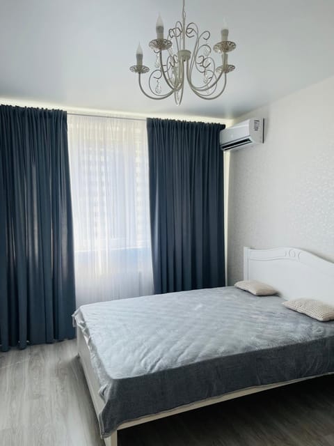 Bed, Photo of the whole room, air conditioner