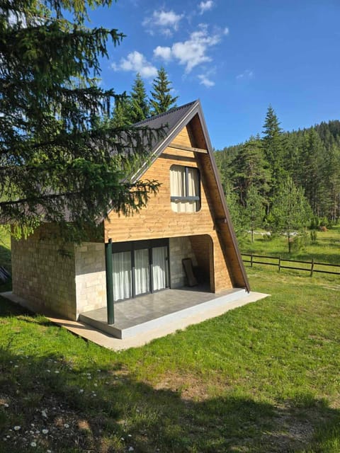 Zminica Lake House Villa in Zlatibor District, Serbia