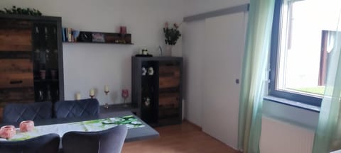 Seating area, Dining area, Food