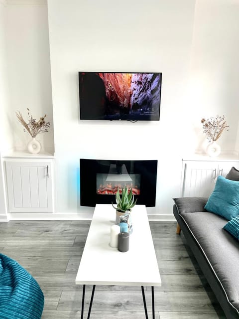 TV and multimedia, Living room, Seating area