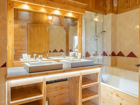 Chalet skis aux pieds avec jacuzzi et sauna - FR-1-645-41 Chalet in Huez