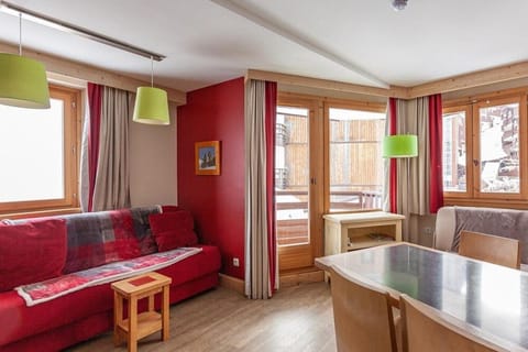 Bed, Bedroom, kitchen
