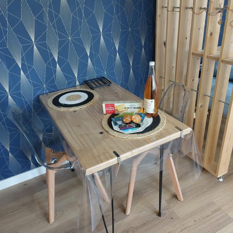 Food and drinks, Dining area