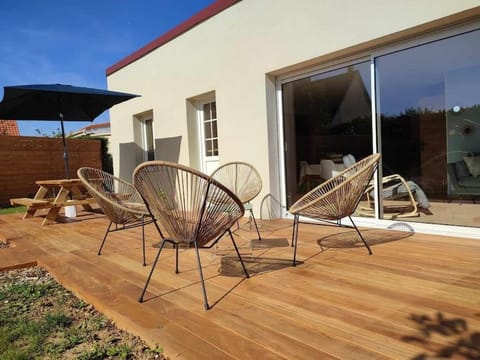 Patio, View (from property/room), Balcony/Terrace, Balcony/Terrace, sunbed