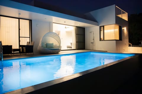 Property building, Pool view